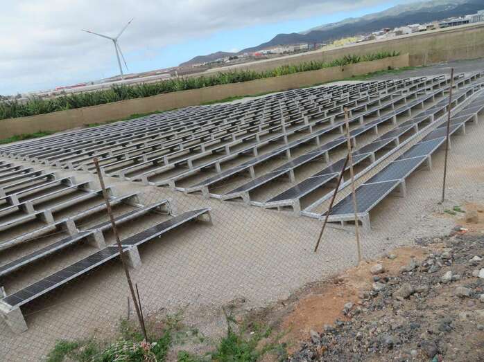 Placas fotovoltacias en una explotacion agraria de Telde/TA.
